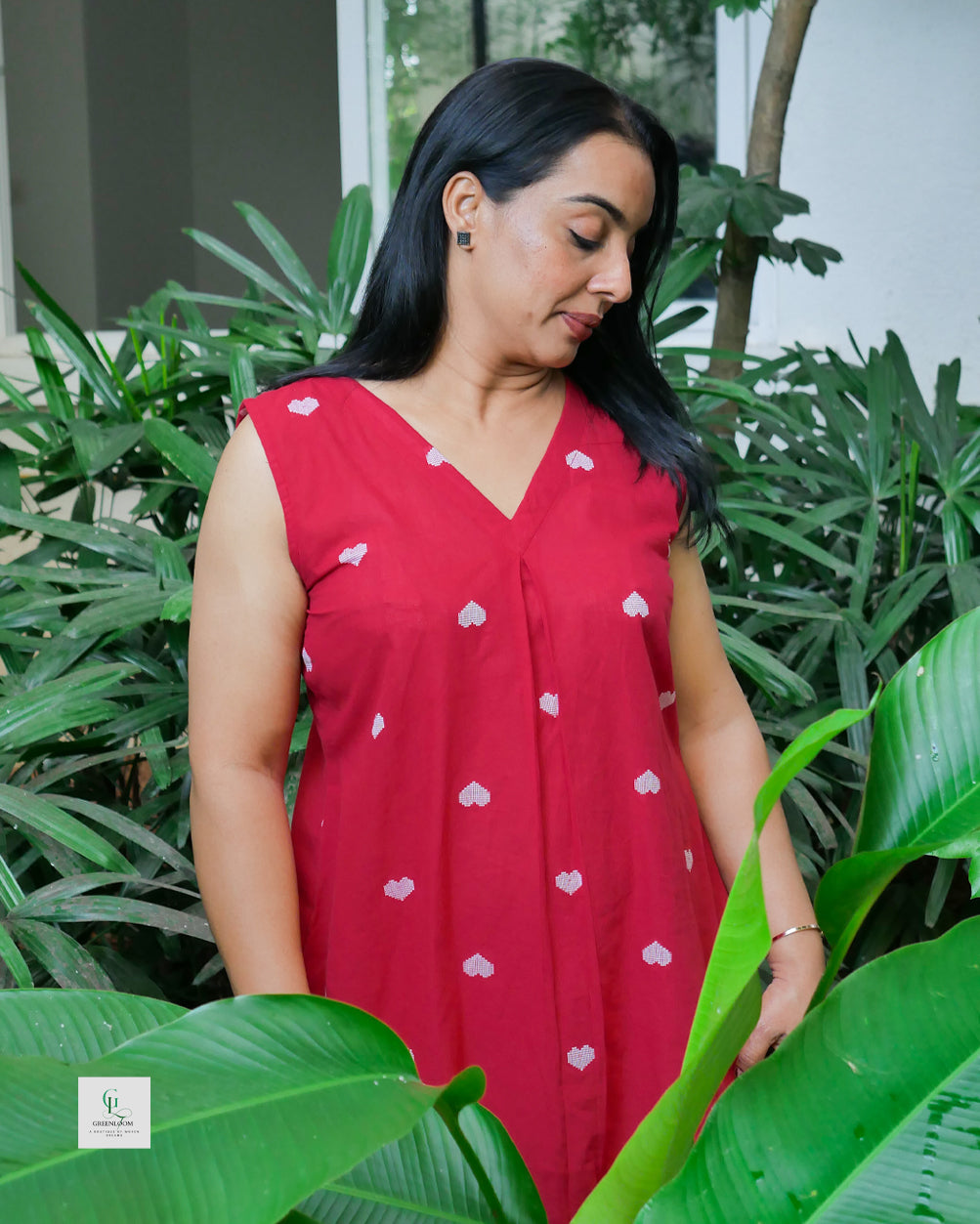 Pure Cotton A-Line Kurti with White Butta Work – Sleeveless V-Neck (45”)