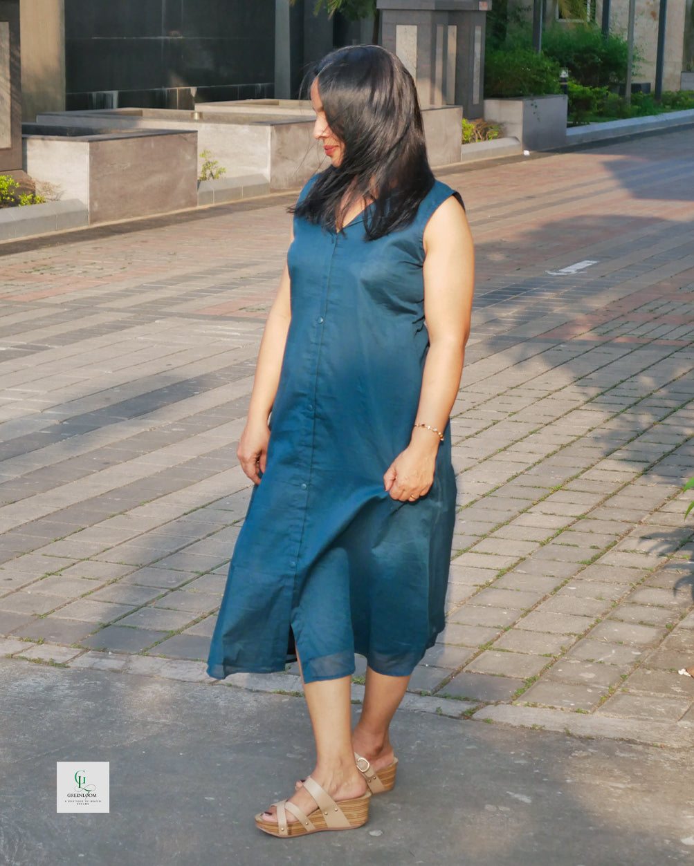 Mul Cotton Sleeveless Frock with Shirt Collar & Inner Sleeve Detail