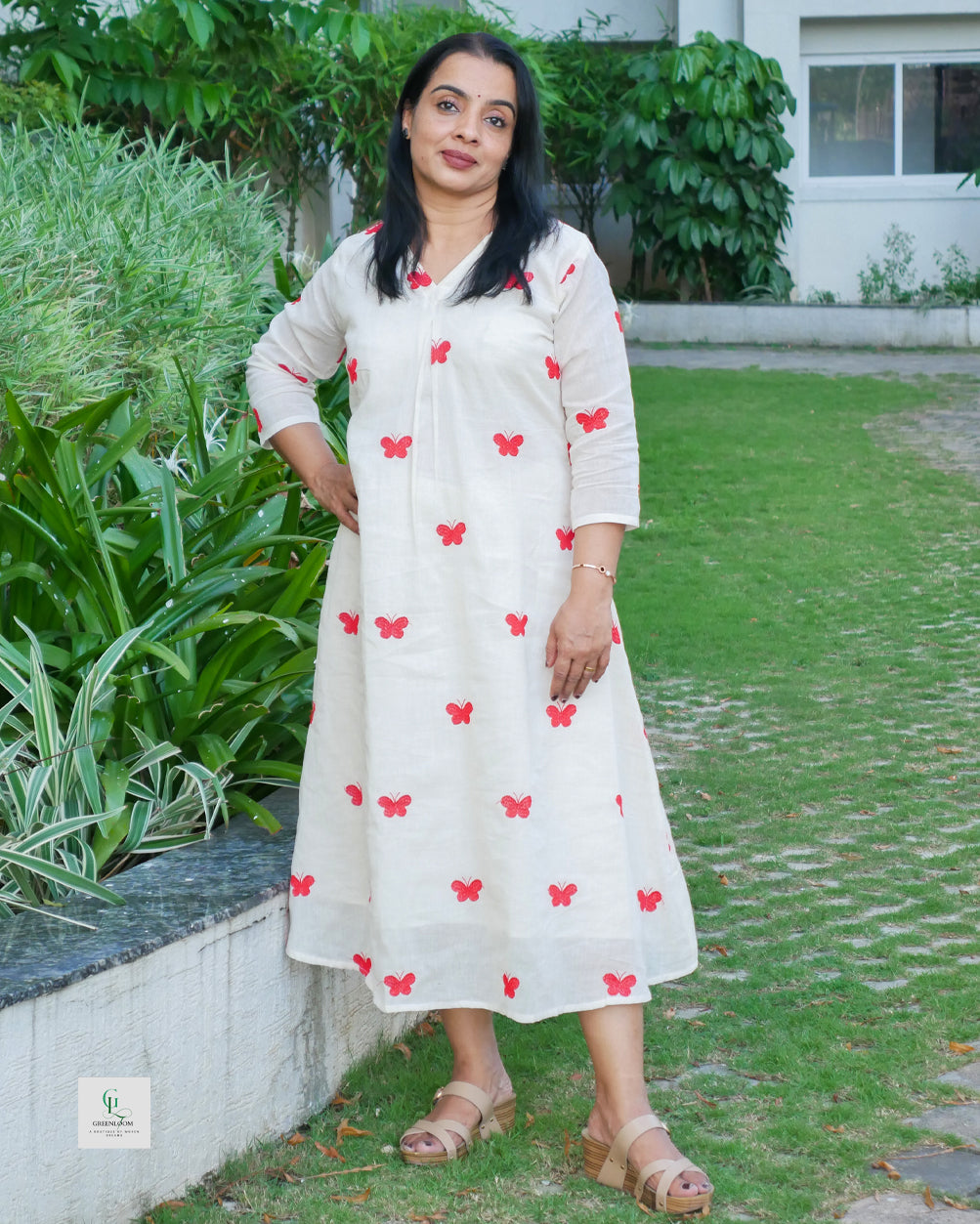 Women’s Mul Cotton Frock with V-Neck Design & Lining