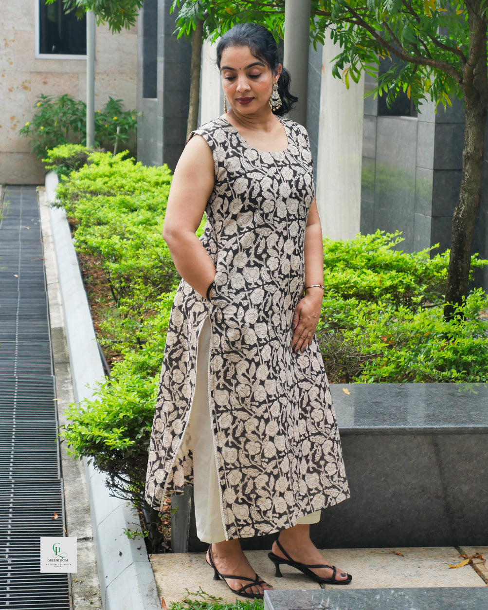 Kalamkari Print Cotton Top with Lace Detail & Off-White Bottom Set