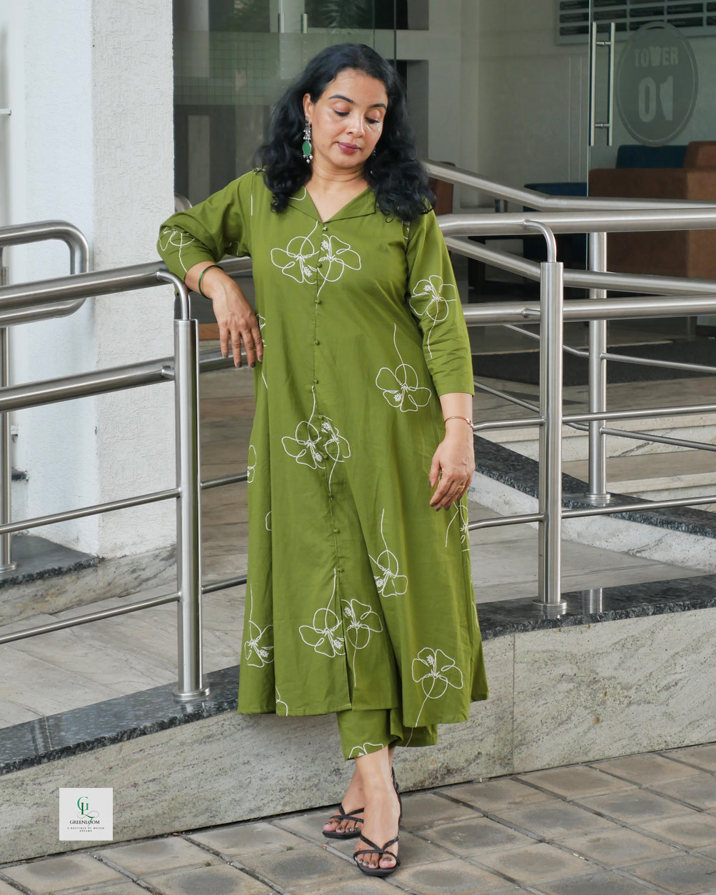 Women’s Cotton A-Line Kurta Set with Shirt Collar & Button Detailing