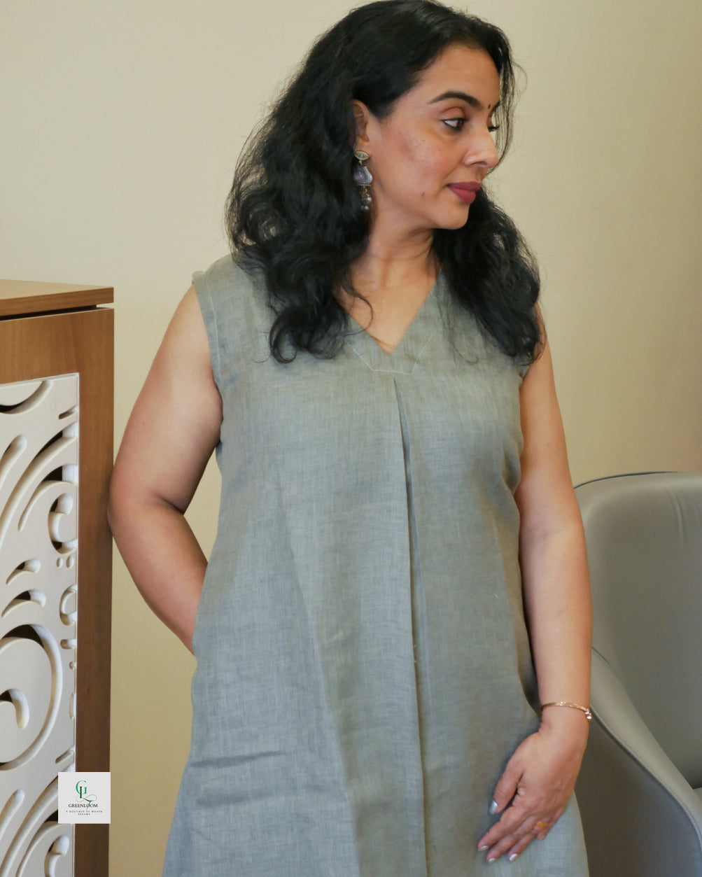 Semi Linen Co-Ord Set with Box Pleated V-Neck & Straight Pant