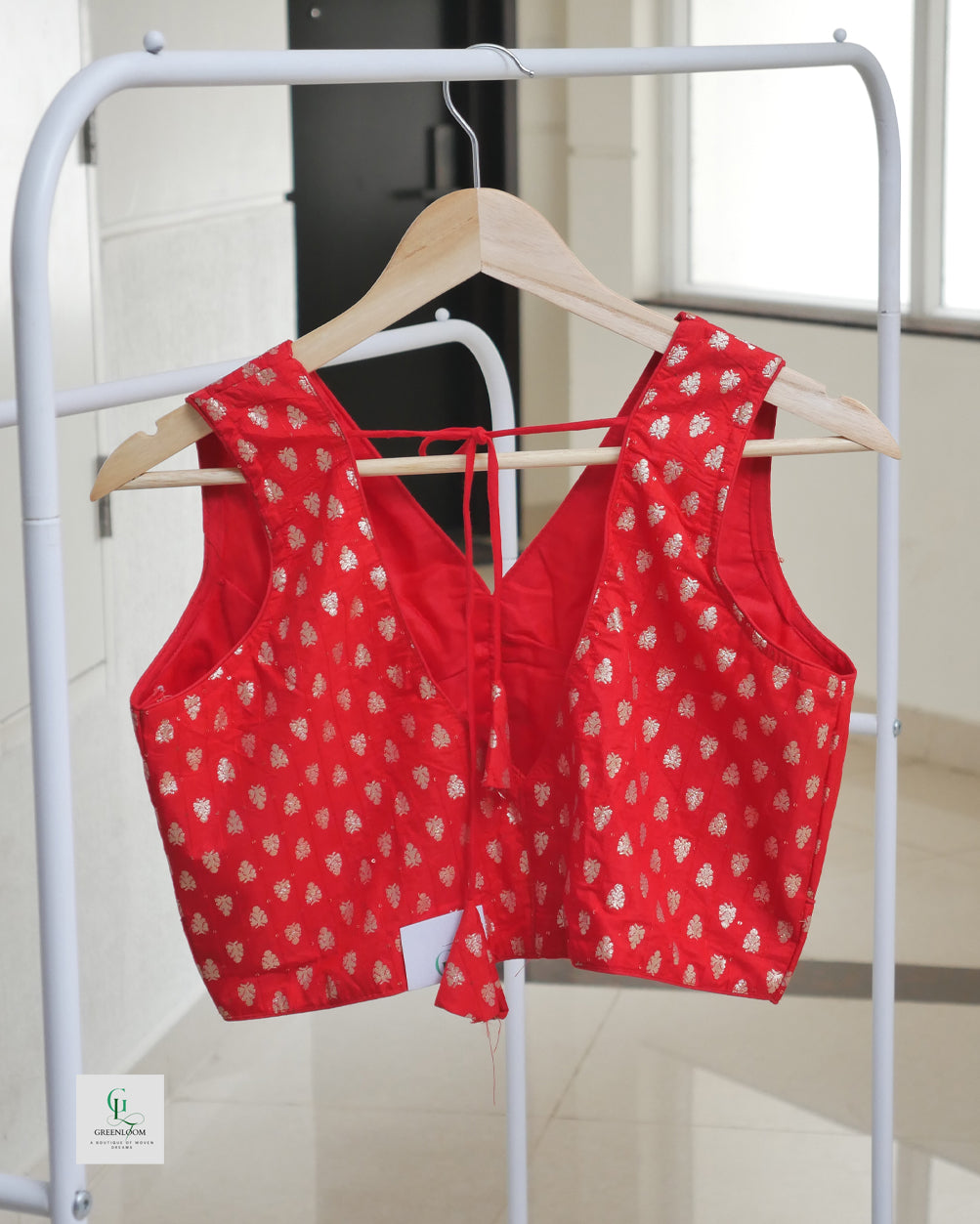 Semi Banarasi Padded Blouse – Sleeveless with Attached Sleeves (Ready-Made)