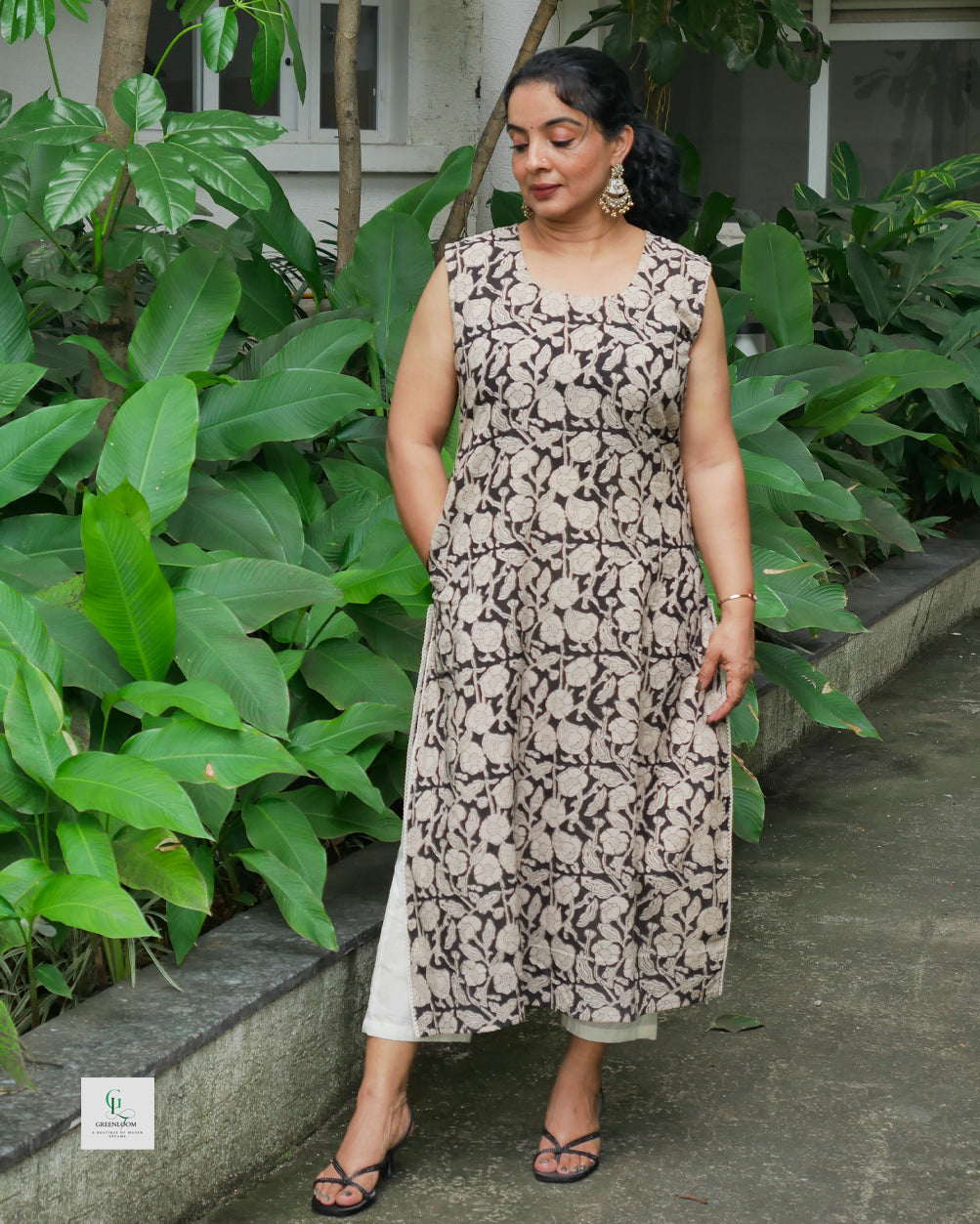 Kalamkari Print Cotton Top with Lace Detail & Off-White Bottom Set