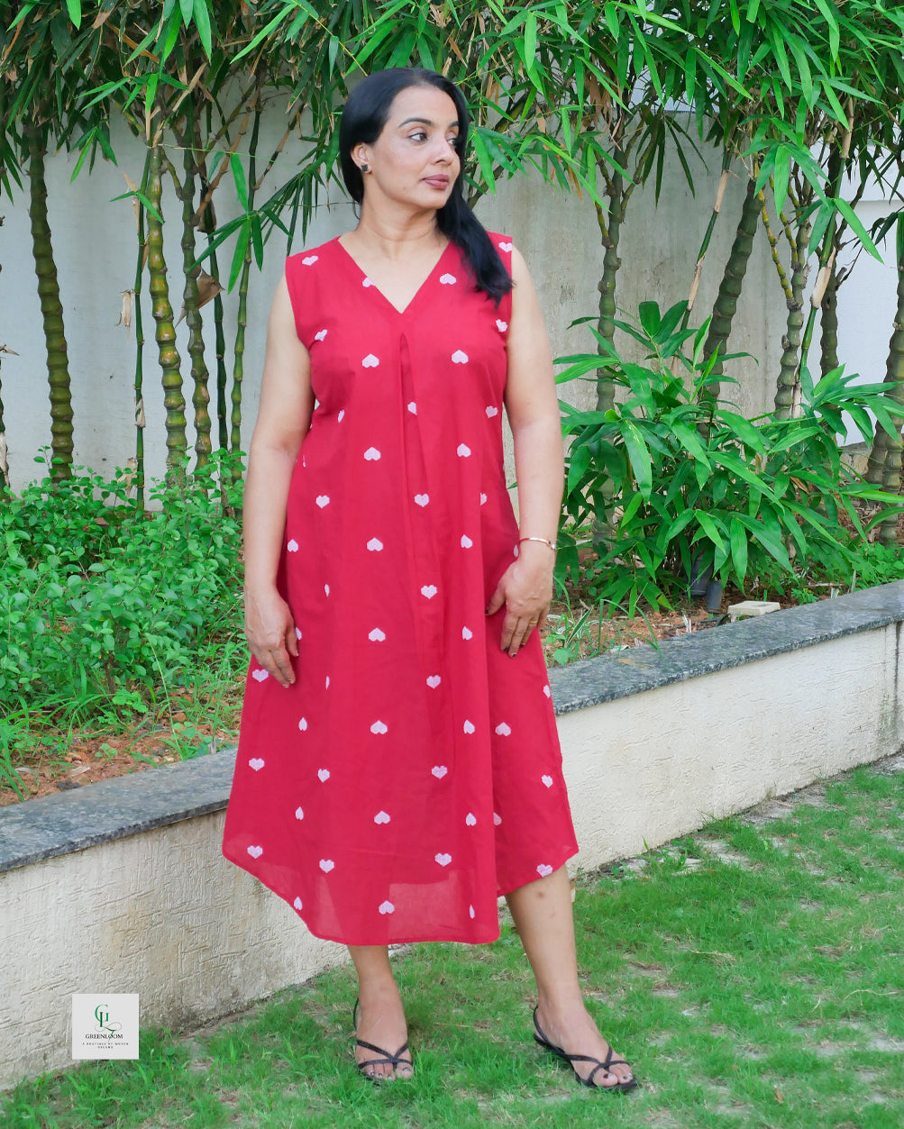 Pure Cotton A-Line Kurti with White Butta Work – Sleeveless V-Neck (45”)