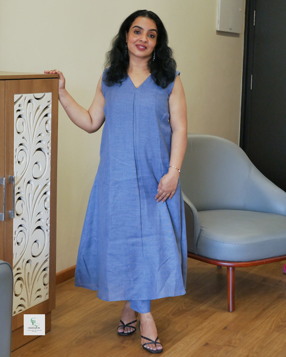 Semi Linen Co-Ord Set with Box Pleated V-Neck & Straight Pant