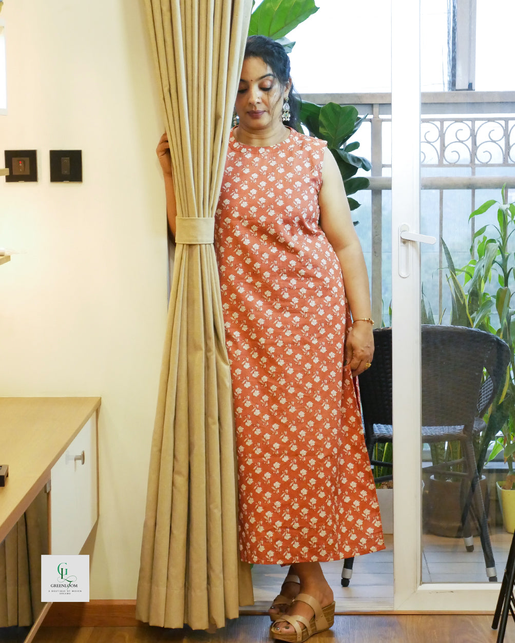 Cotton High-Neck Kurti Set with Slit Detail & Inside Attached Sleeves