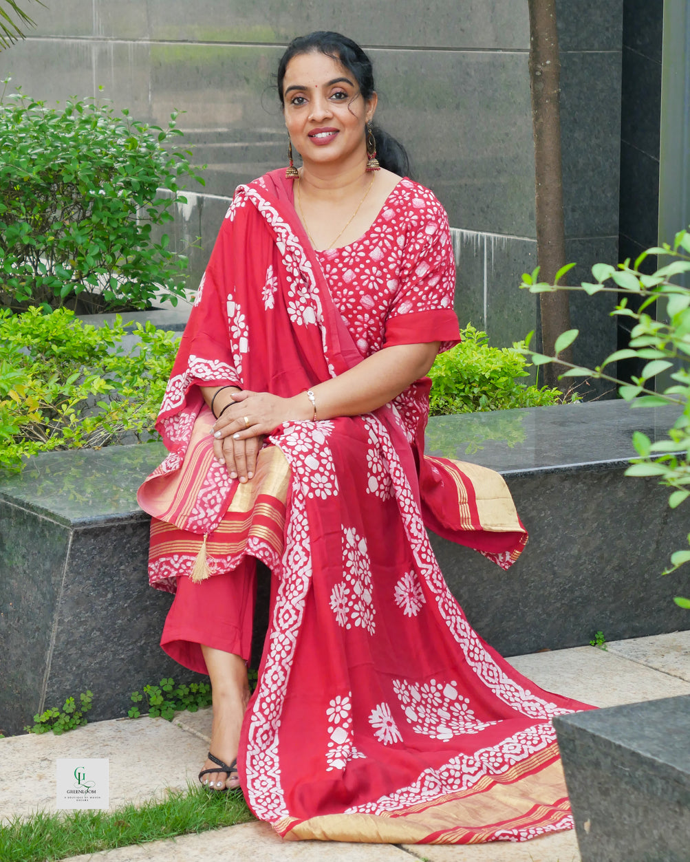 Women’s Cotton Silk Three-Piece Set with Slotted Round Neck