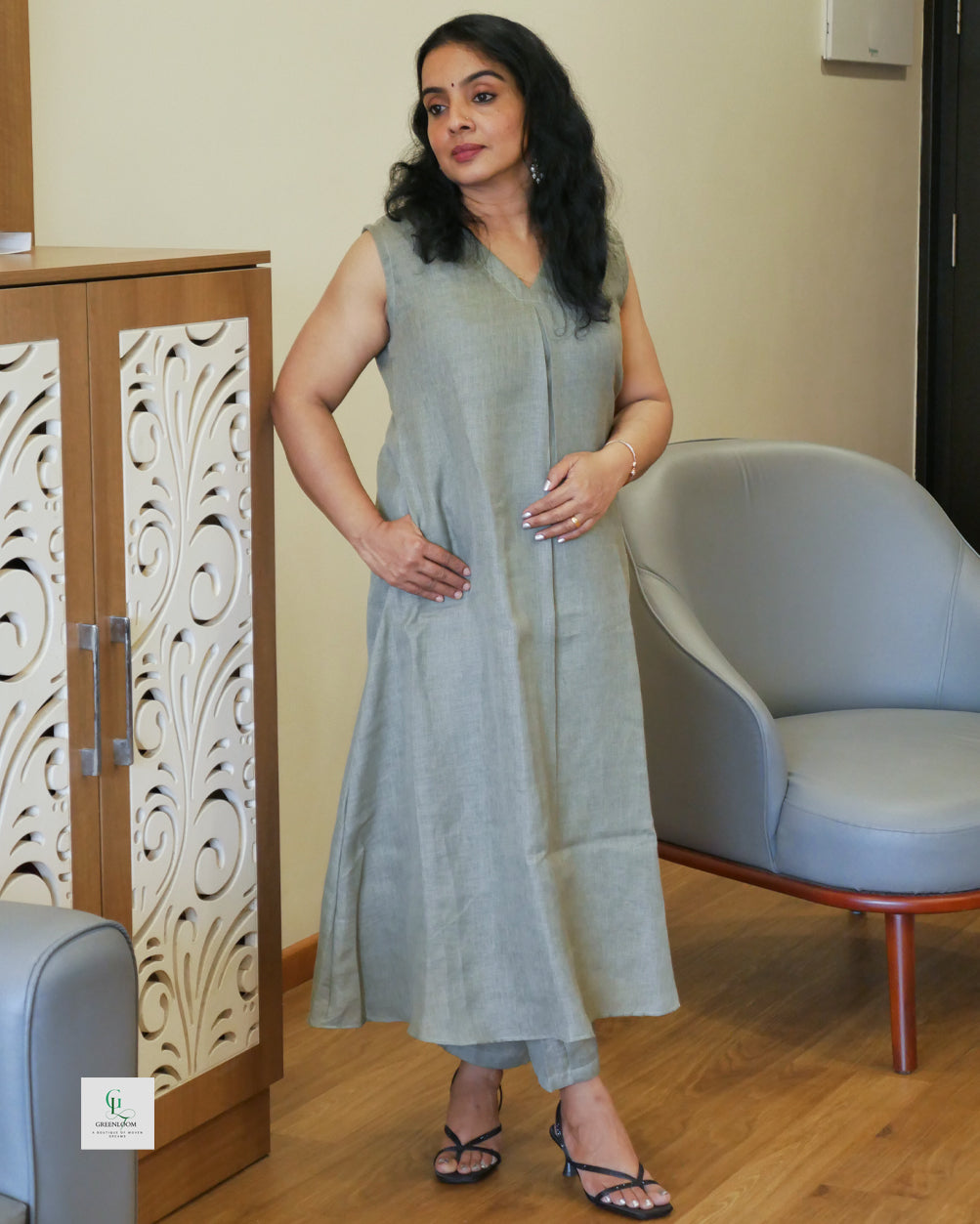 Semi Linen Co-Ord Set with Box Pleated V-Neck & Straight Pant