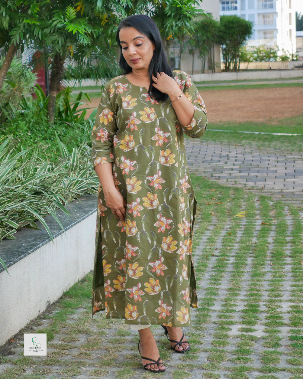 Women’s Cotton Floral Print Top with Side Slits & V-Cut Round Neck