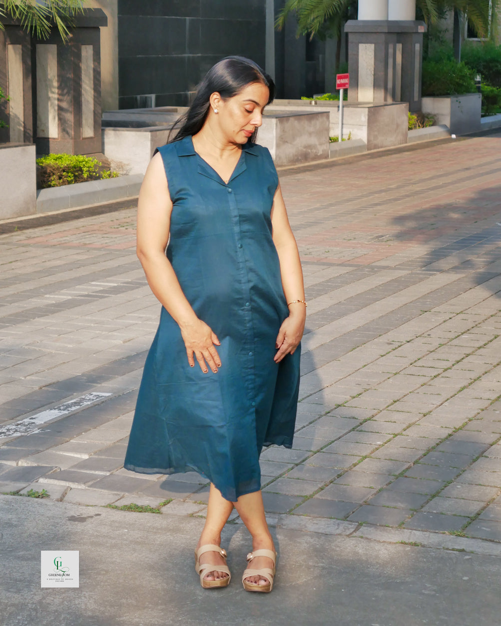 Mul Cotton Sleeveless Frock with Shirt Collar & Inner Sleeve Detail