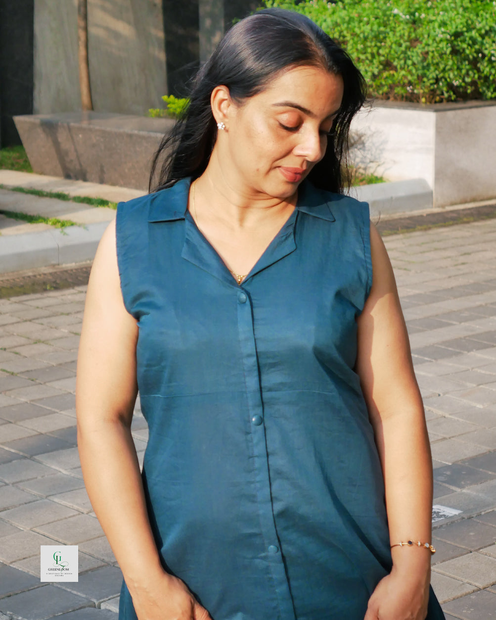 Mul Cotton Sleeveless Frock with Shirt Collar & Inner Sleeve Detail